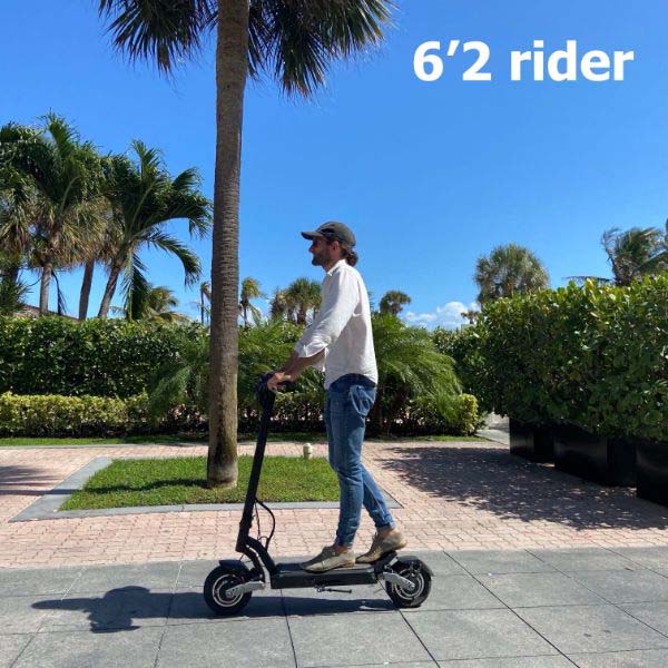 A man who is 6'2" is riding with Apollo Phantom