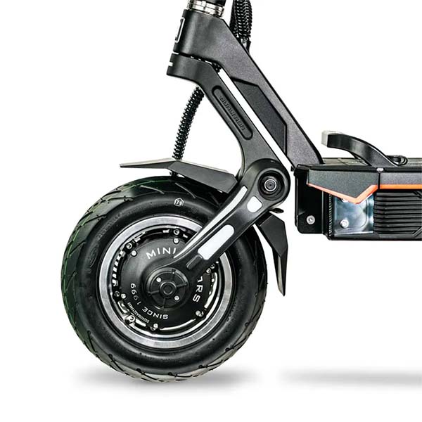 The front wheel of Dualtron Storm