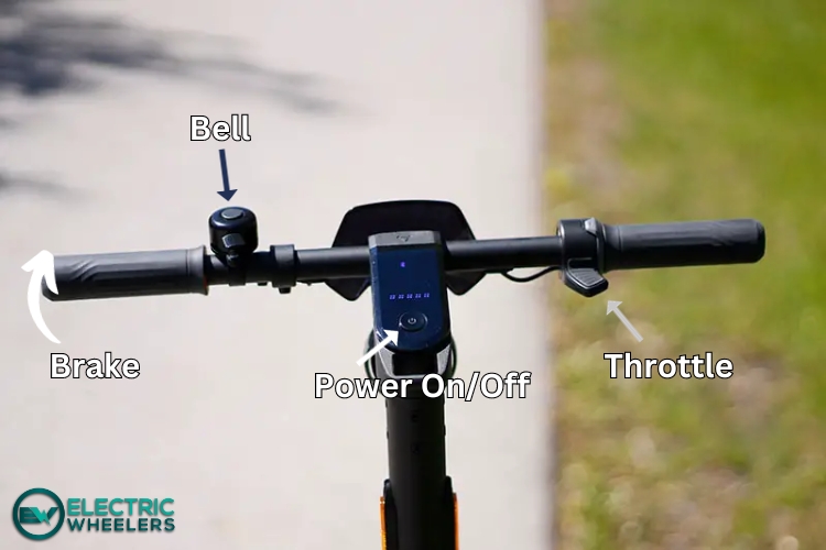 e-scooter controls on the handlebar