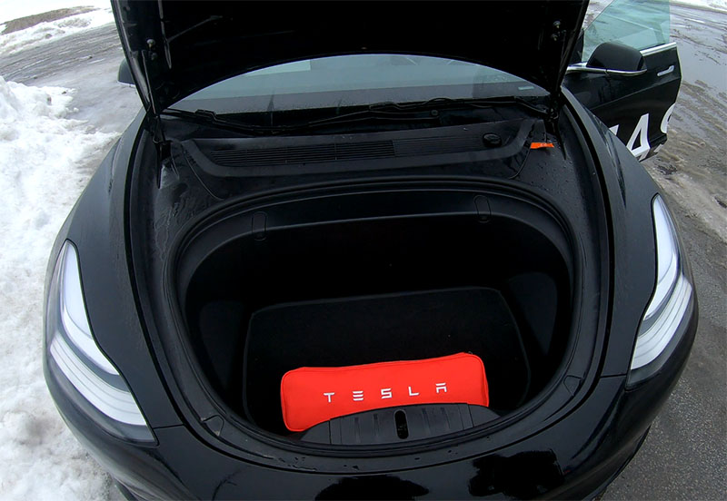 The front trunk (frunk) Of the Tesla Model 3 Long Range