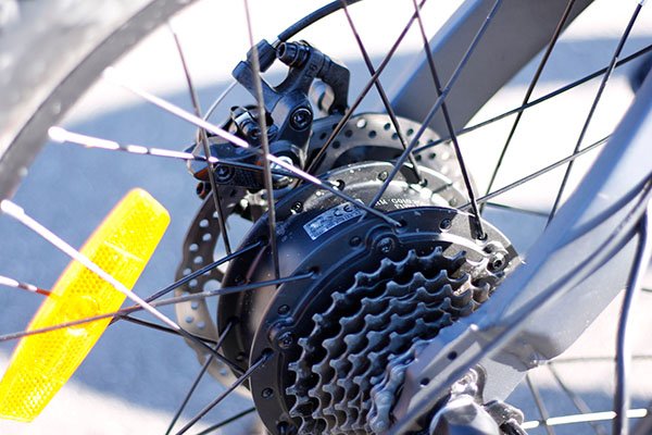 motor inside of rear hub of an electric bike