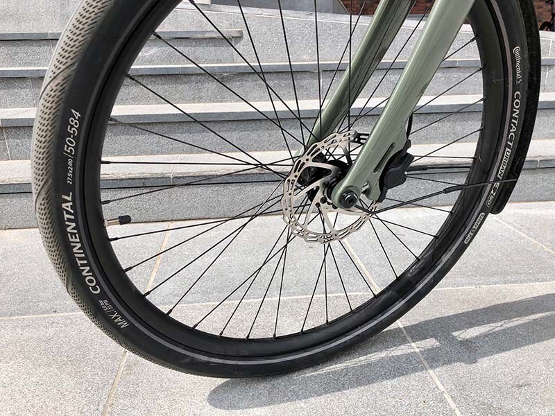 hydraulic disc brake on a front wheel of electric bike