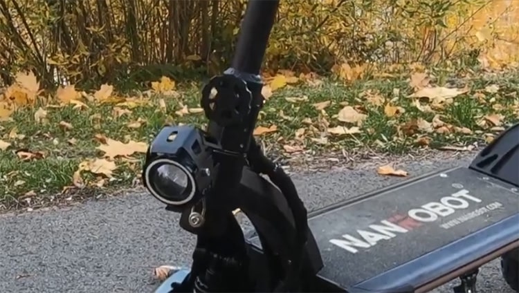 screw-based folding mechanism on nanrobot scooter