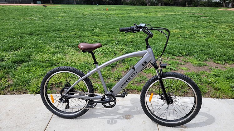 nakto e-bike on the sidewalk