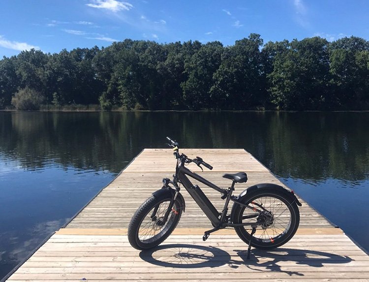 radrover 6 plus ebike next to the lake