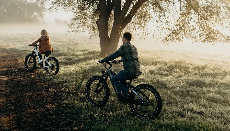 man and woman riding with himiway ebikes