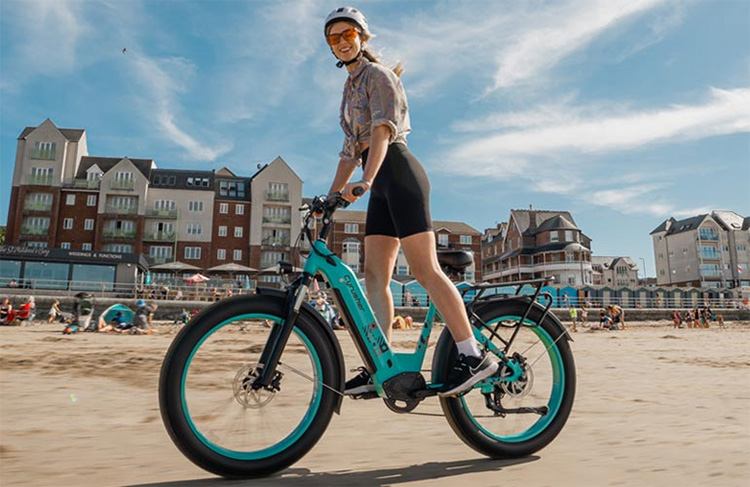 girl riding with cyrusher electric bike